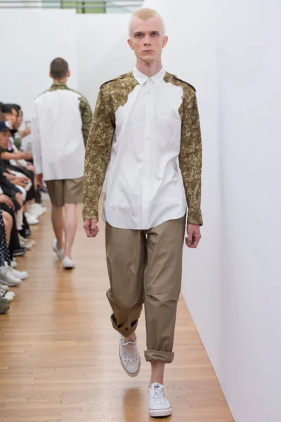 Look 15
